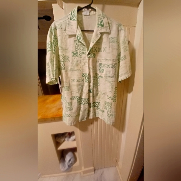 Vintage 1970s Hawaiian 🌺 made Aloha Shirt w/majestic Swan 🦢 in poppy orange - Picture 1 of 5